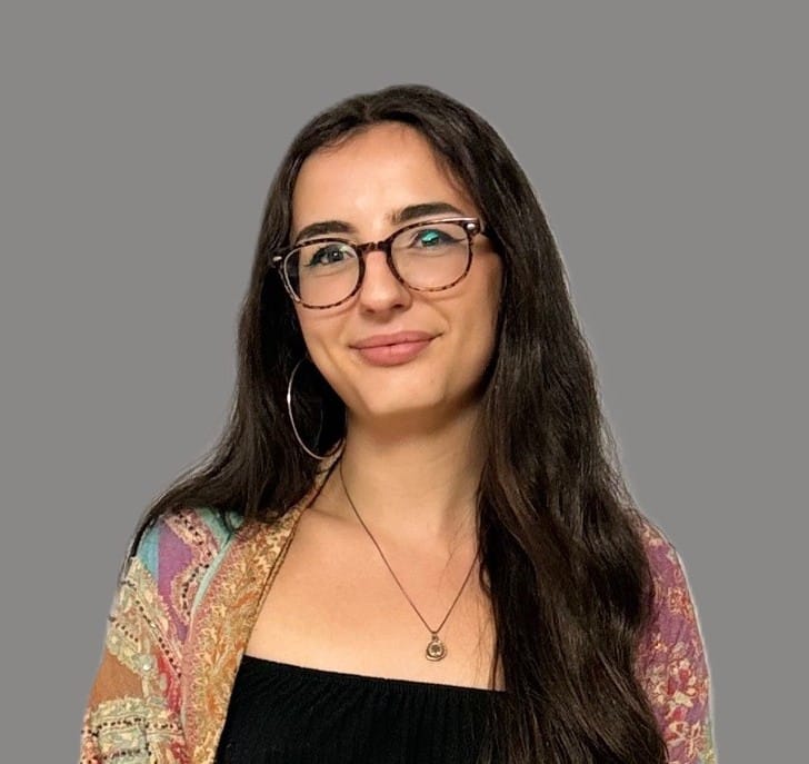 Julia New Headshot