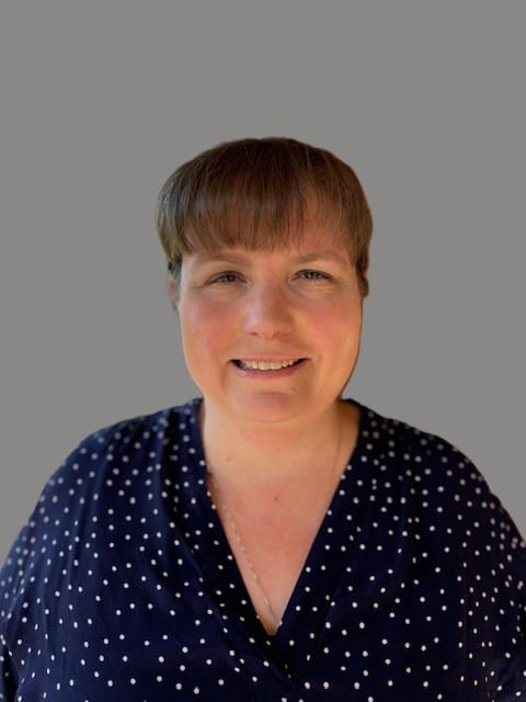 Rhonda HEADSHOT NEW